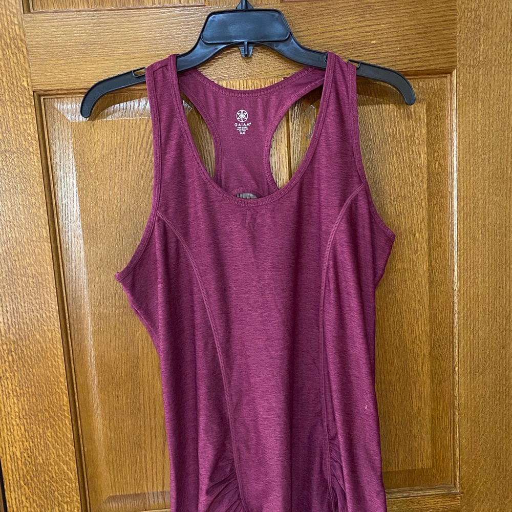 Gaiam Women's Purple Tank Top Size Medium